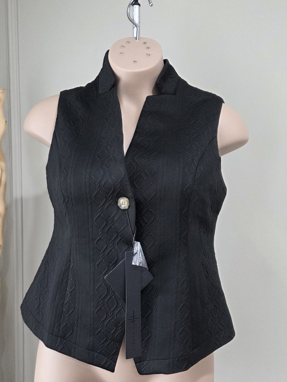 NWT Mina Self Women's Black Textured Sleeveless Vest Sz.XL